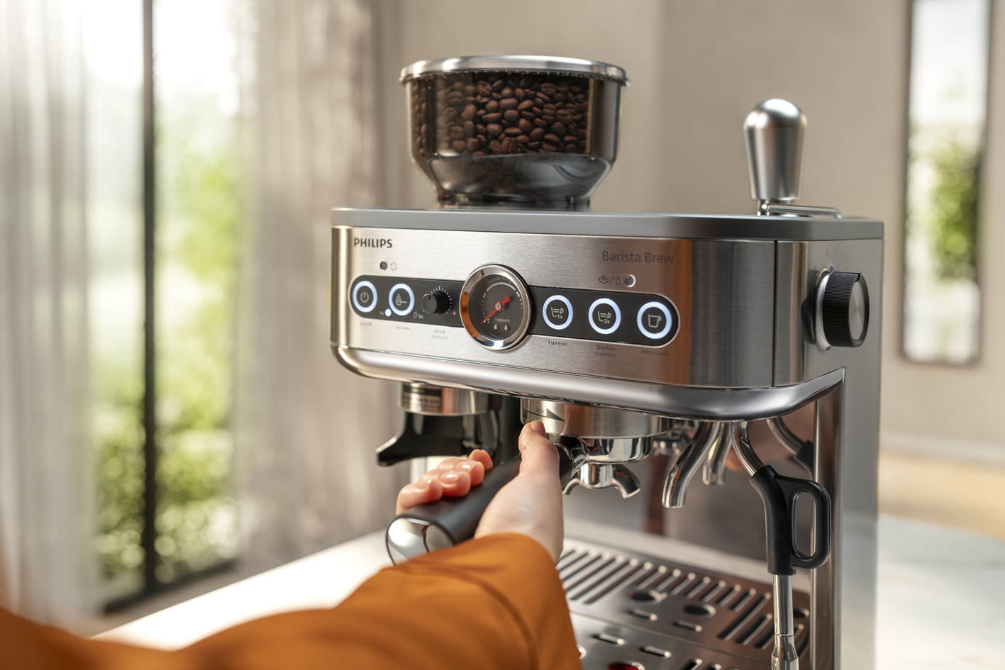 Brew the coffee in Philips Barista brew